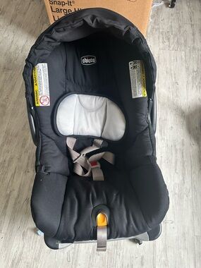 Chicco Infant Car Seat